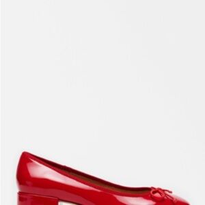 Steve Madden Red Glossy Flats